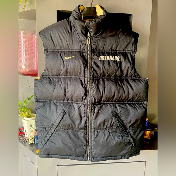 Nike Other - Nike puffer half jacket (reversible) size medium. Used gently